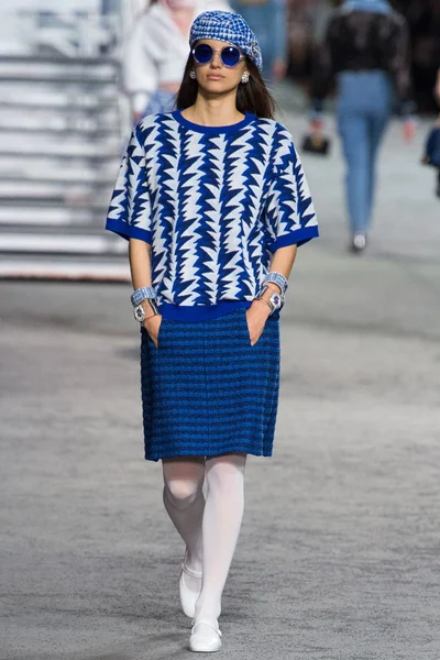 Look 60